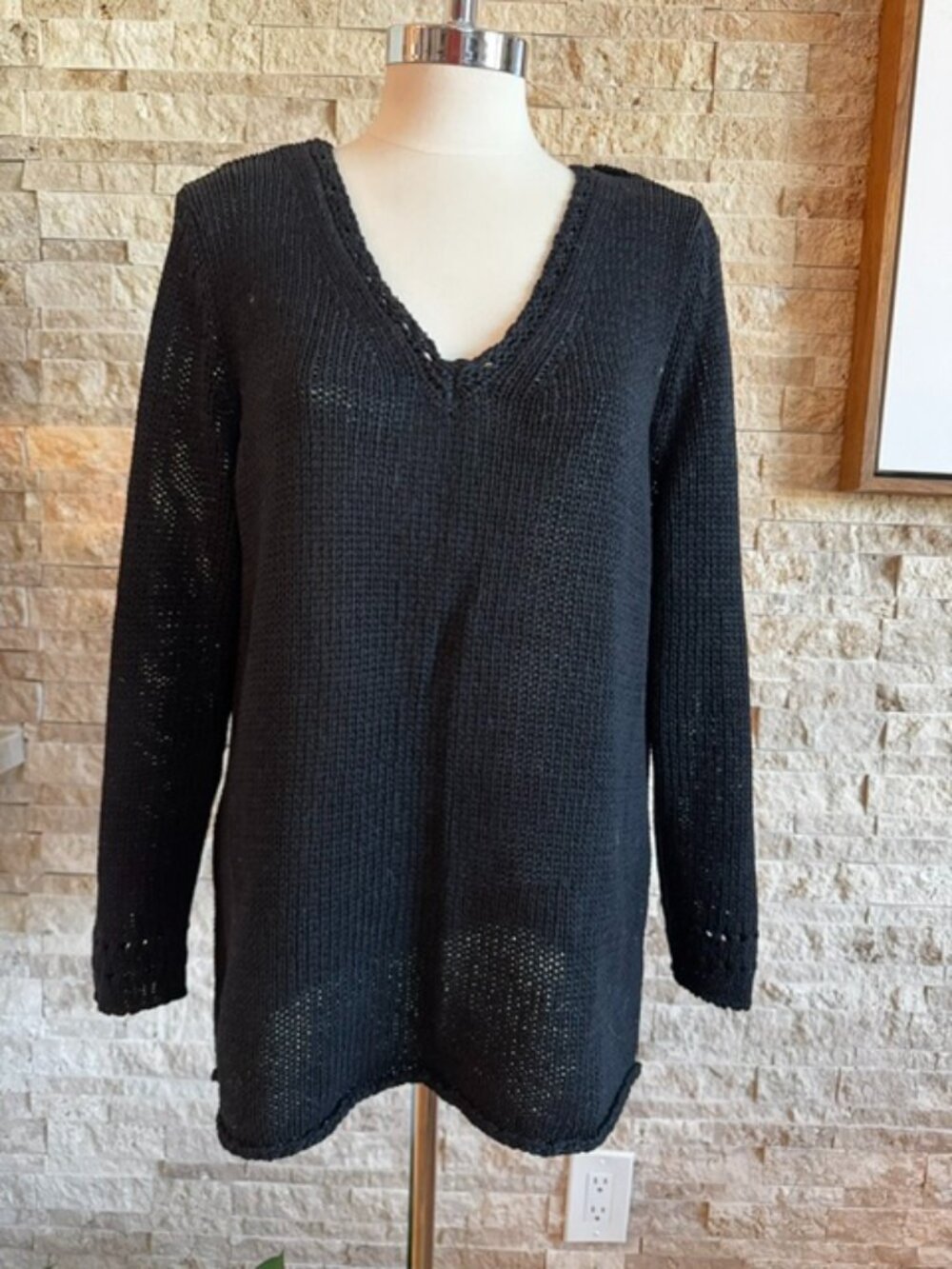 J. Jill Black Long Sleeve V Neck sweater Large